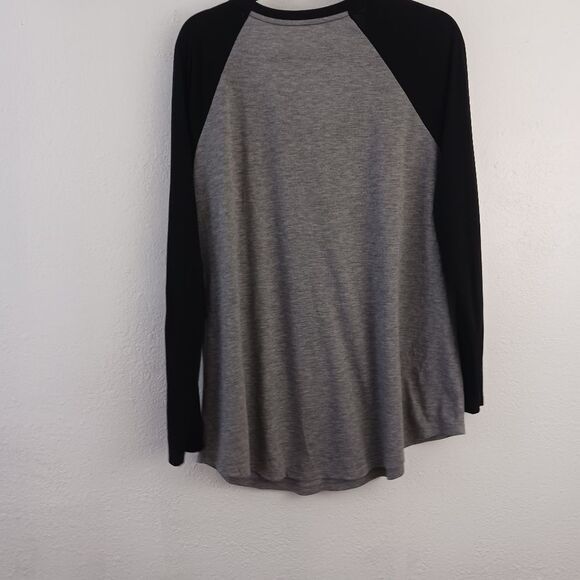 Torrid Classic Fit Raglan long sleeve Tee - Mama Needs Gray and black size 1X - Picture 4 of 4